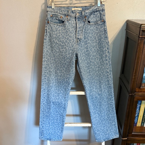 Levi's Denim - Levi’s Wedgie Straight Leopard Print Blue Jeans Size 27 EUC Button Fly High Rise